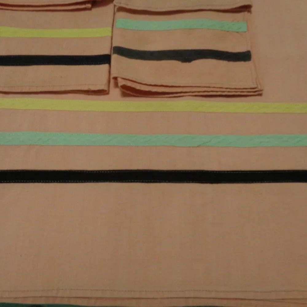 1950S VINTAGE PEACHY SMALL TABLECLOTH W A FEW STRIPES PLUS NAPKINS LOT